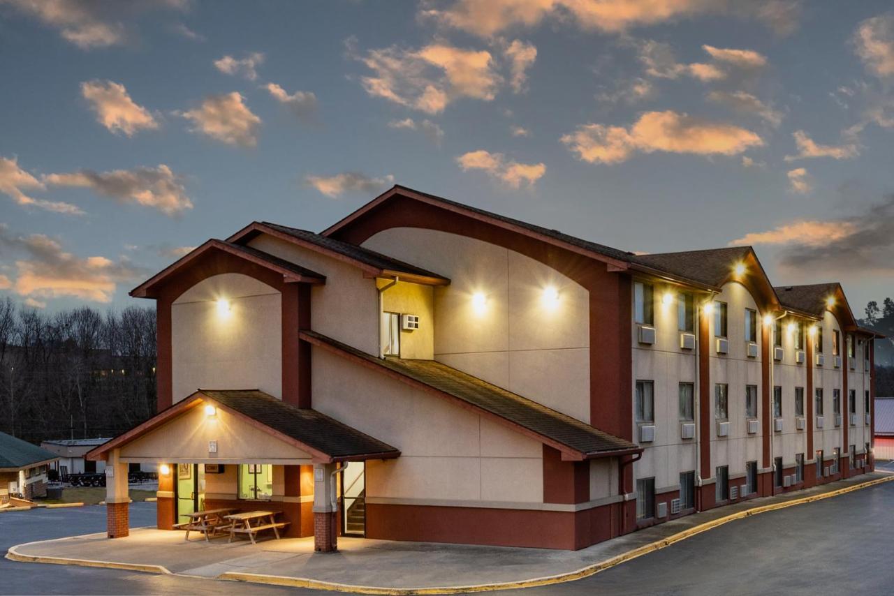Super 8 By Wyndham Waynesburg Hotel Luaran gambar