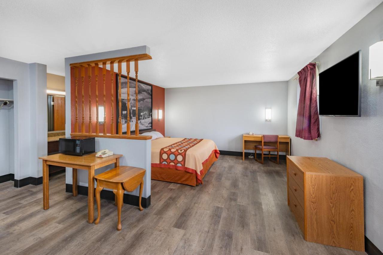 Super 8 By Wyndham Waynesburg Hotel Luaran gambar