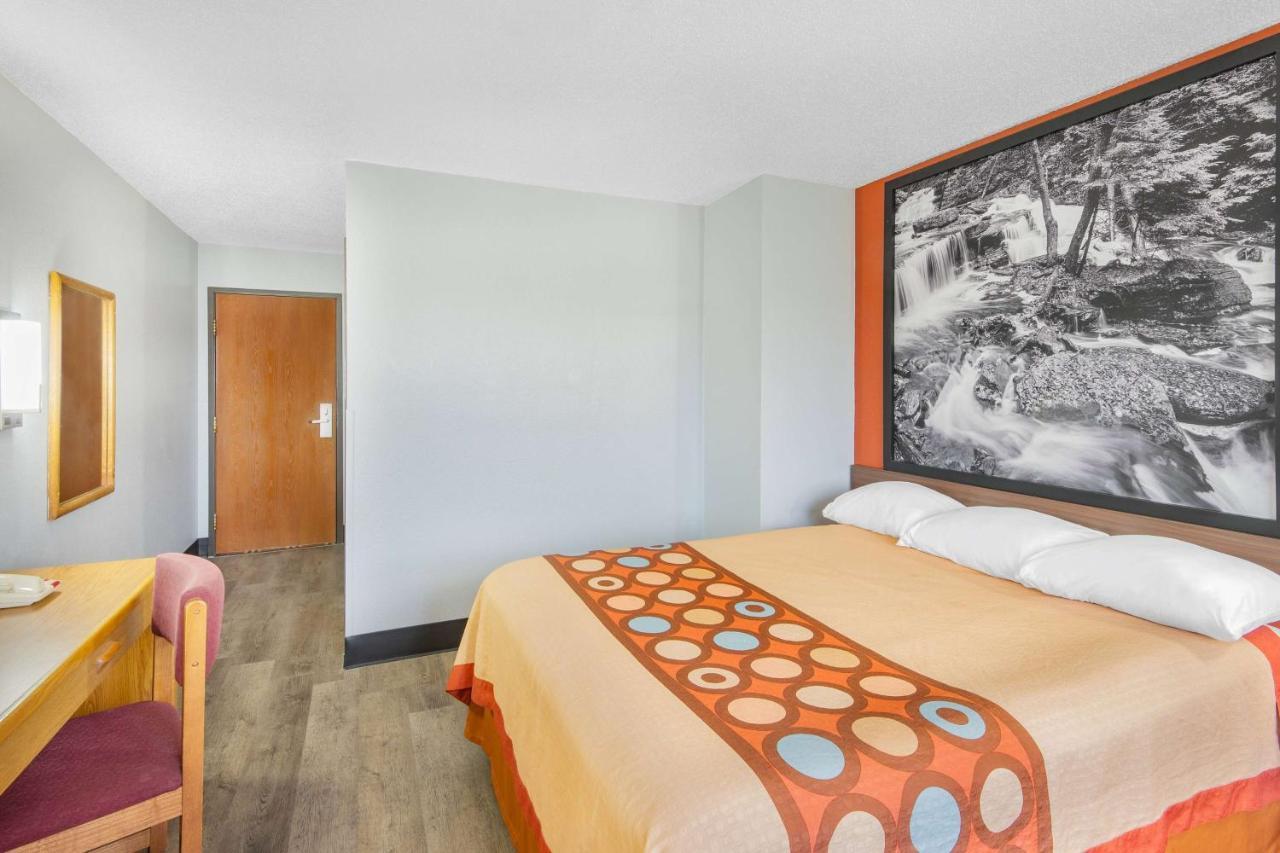 Super 8 By Wyndham Waynesburg Hotel Luaran gambar