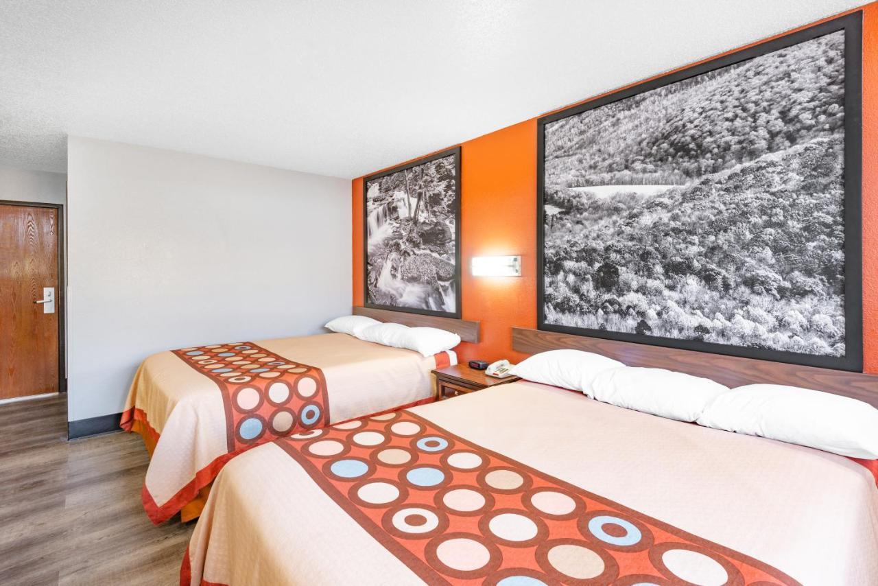 Super 8 By Wyndham Waynesburg Hotel Luaran gambar