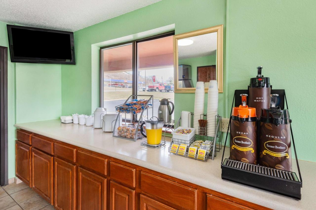 Super 8 By Wyndham Waynesburg Hotel Luaran gambar